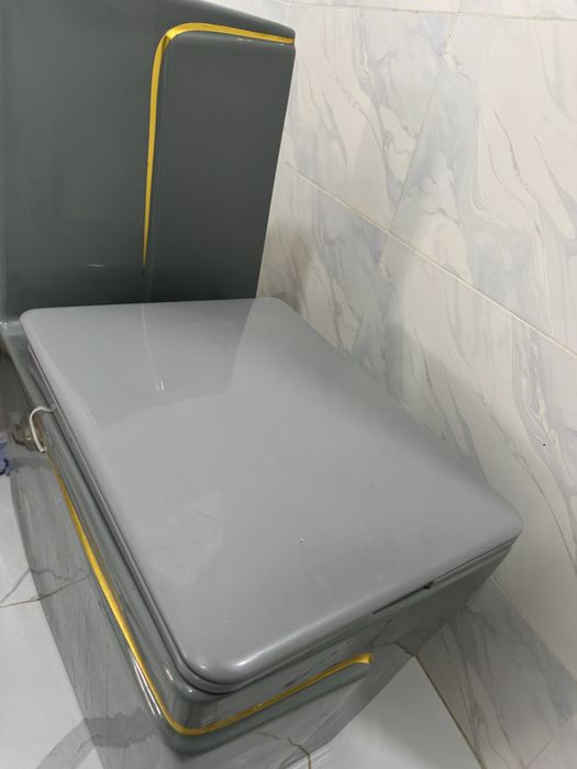 Унитаз буу. Срочно.купили за 75000. Продам за 20000