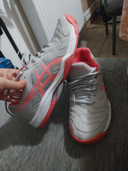 Adidasi Asics mar 40,5