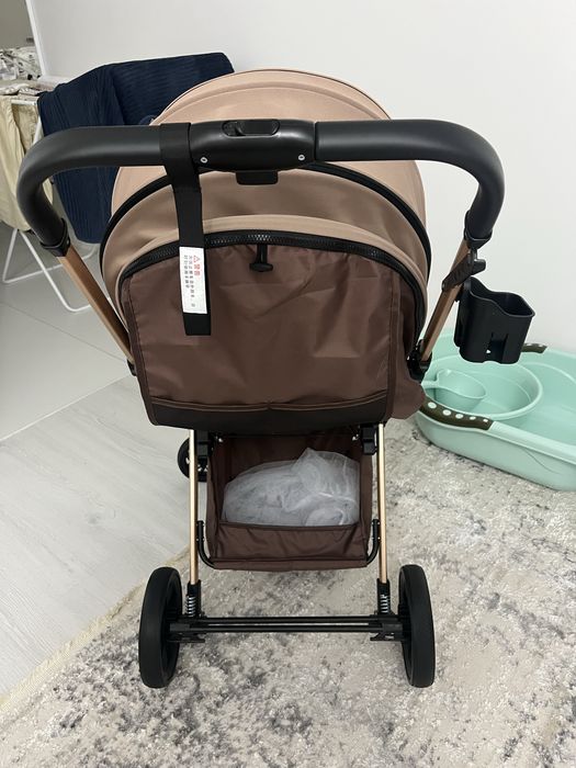 Прогулочная коляска новая. только ватсап.