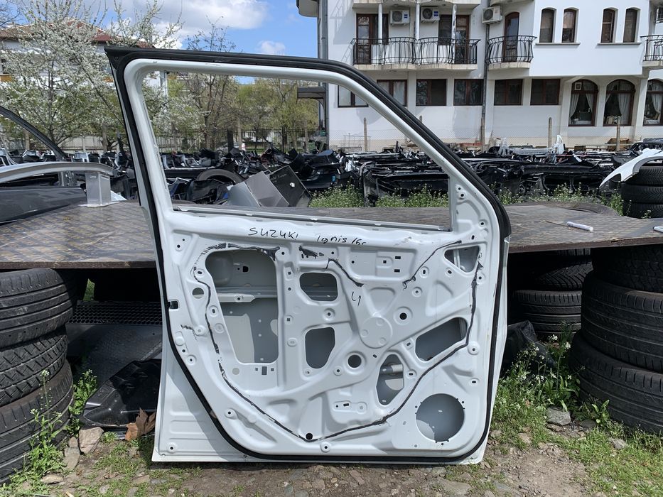 Врата Suzuki Ignis