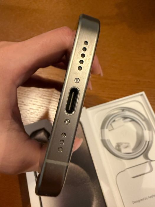 Продам Iphone 15 pro