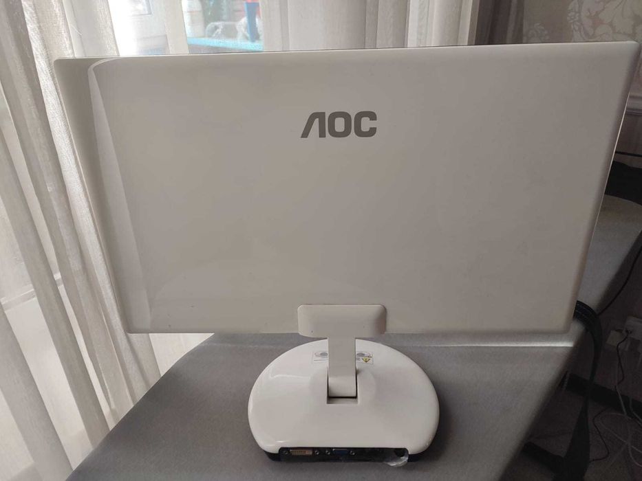 Монитор AOC E2243Fw 22 "