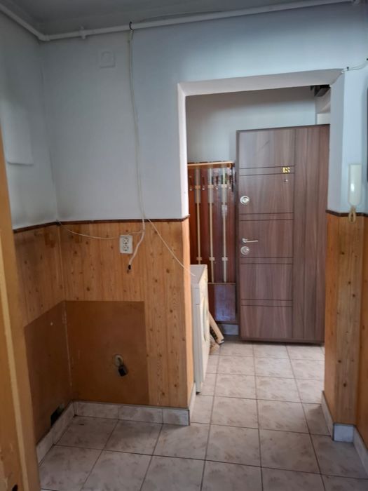 Apartament de vanzare ..