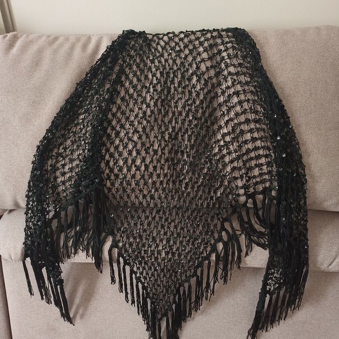 Продам новый платок/косынку "Паутинка"  с паетками