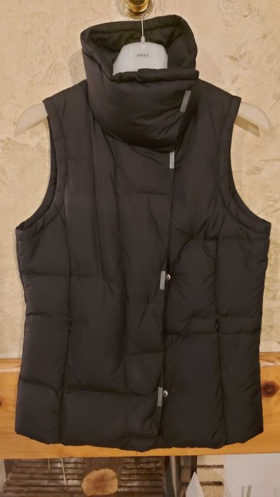 Дамски черен пухен елек, MEXX, 36 рамер