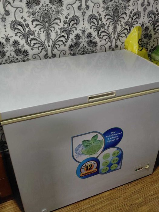 Морозильник фирмы Midea