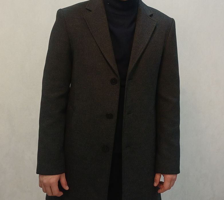 Фирменное пальто ROBERTO RIERA