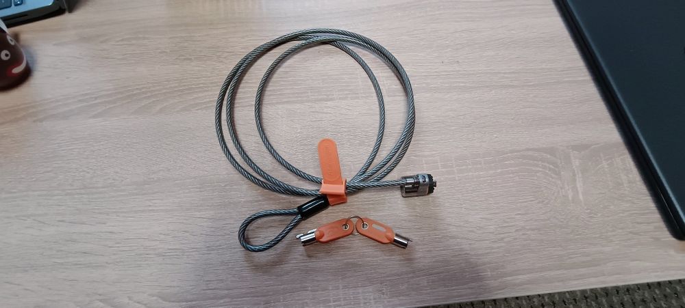 Cablu, lacat securizare laptop