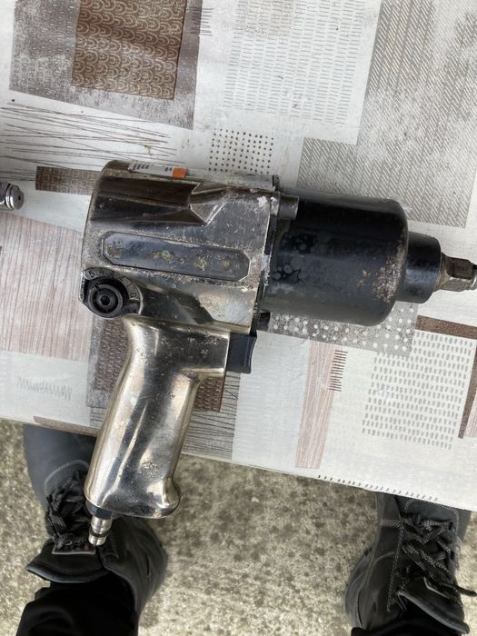 Ударни гаековерти 1/2