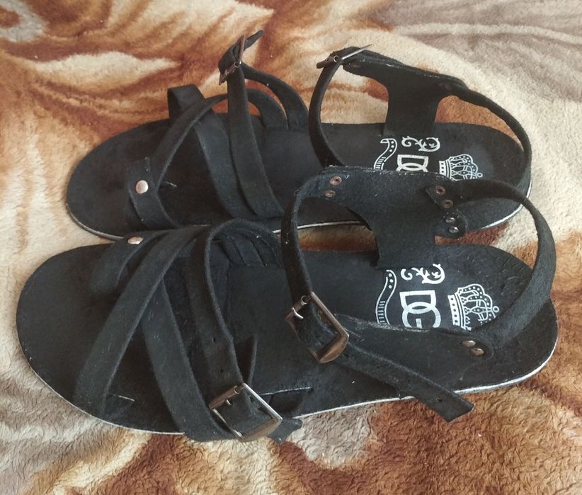 Босоножки женские, замша, 41размер,40000сум,б/у.
