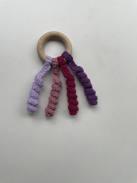 Монтесори гризалка за бебета