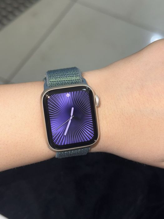 Продается apple watch