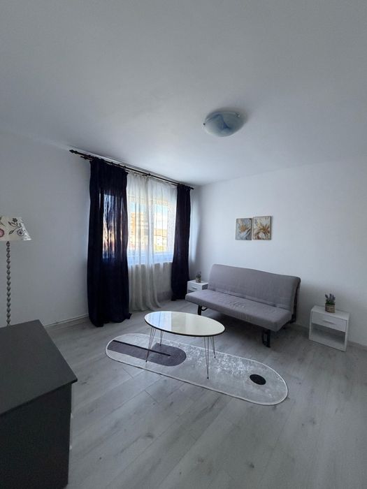 9 Mai ( Liceul Sportiv )- garsoniera moderna in bloc de apartamente