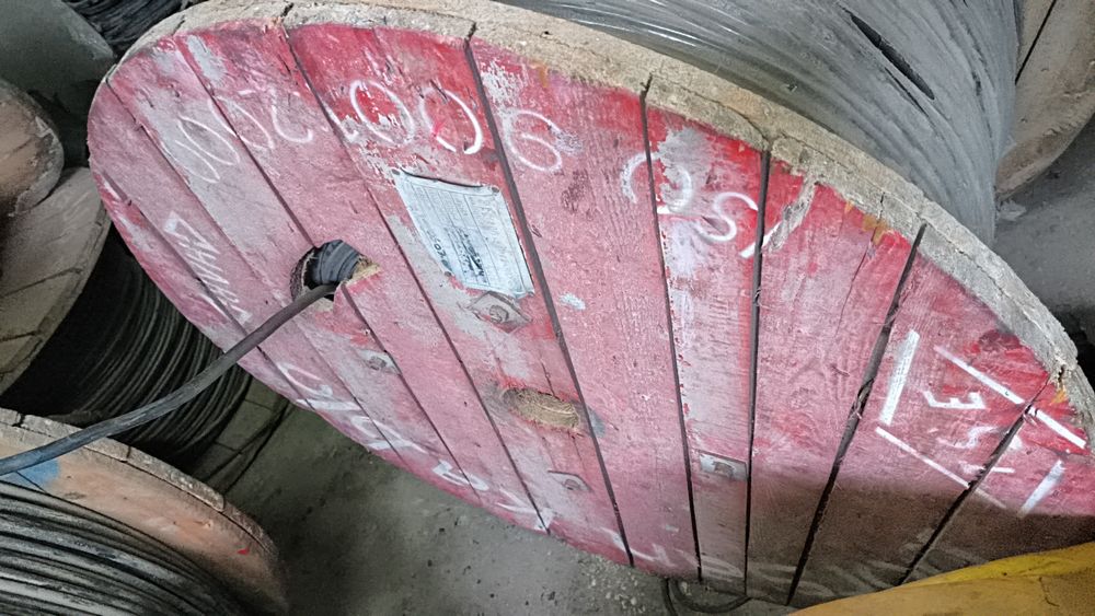 Кабель 4 фаза, продается