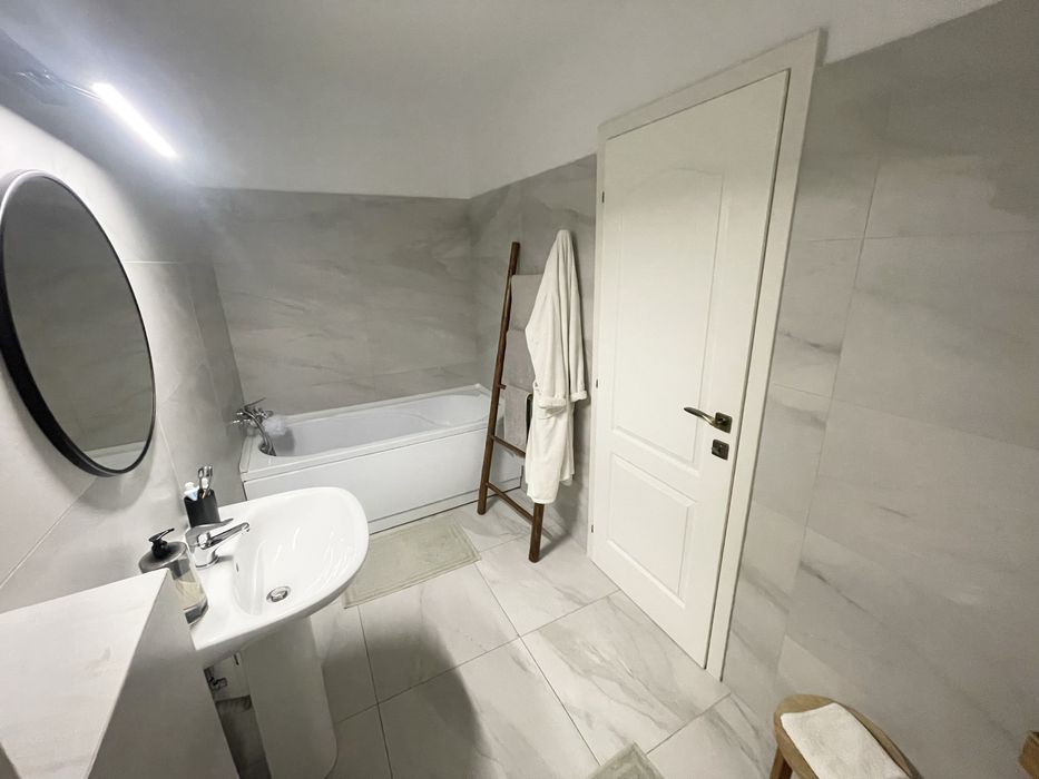 APARTAMENT 3 CAMERE DE VÂNZARE – Rasnov, Brasov | Proprietar