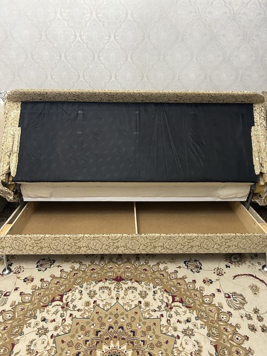 Продаю диван с креслами