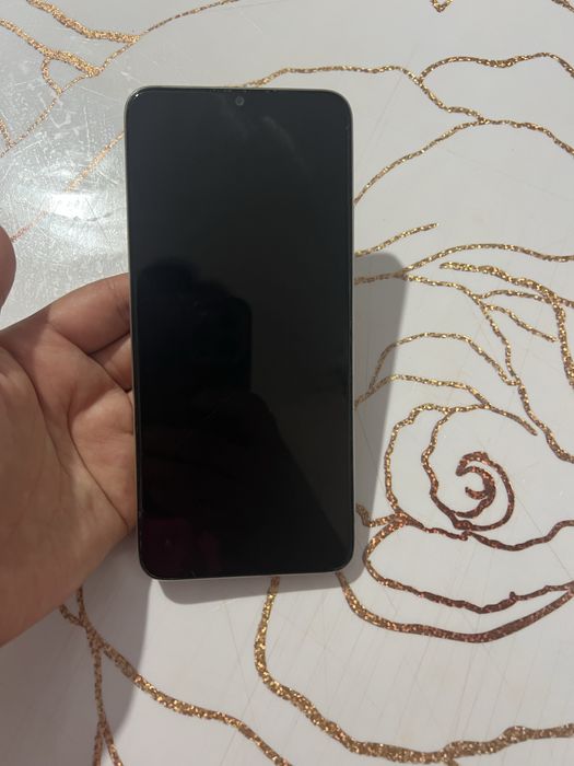 Телефон Oppo.