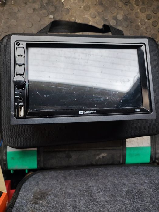 Магнитола и сабвуфер бочка