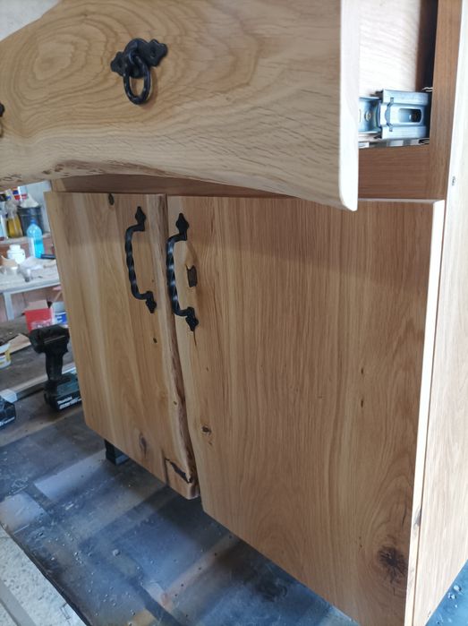 Шкаф за баня изцяло от дъб
