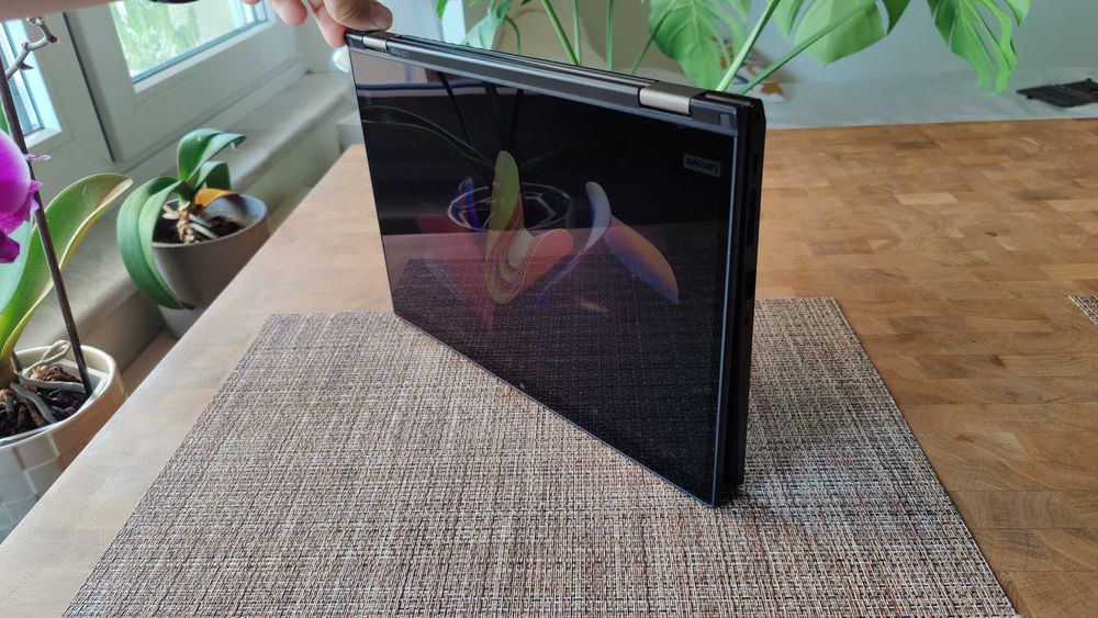 Lenovo ThinkPad L13 Yoga — отлично състояние, touchscreen + стилус