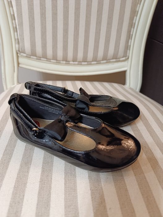 Два чифта лачени обувки 28 номер