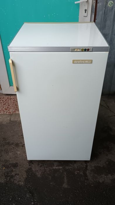 Congelator Arctic 5 rafturi.Asigur Transport București și Ilfov