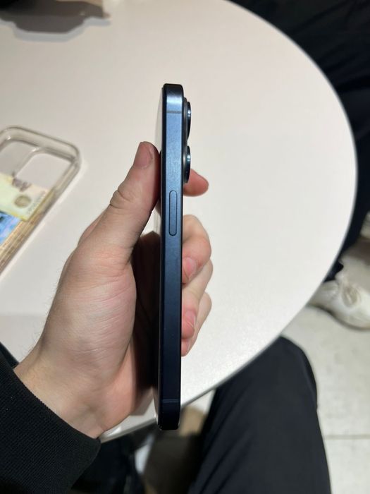 Айфон 15 про в хорошем состояние