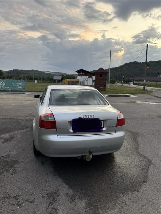 AUDI A4 2004 — imagine 2