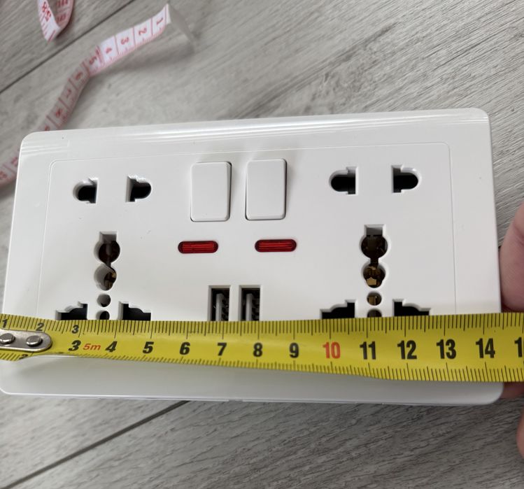 Priza dubla universala cu USB2 + Doza exterioara