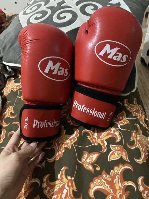 Перчатки для боксса