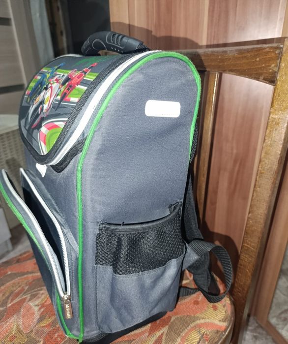 Продам рюкзак школьный