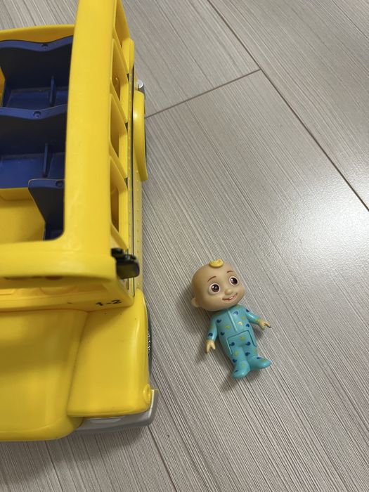Autobuz CoComelon baiat