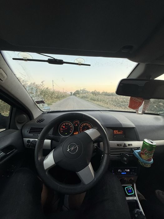 Vand sau dezmembrez opel astra H GTC