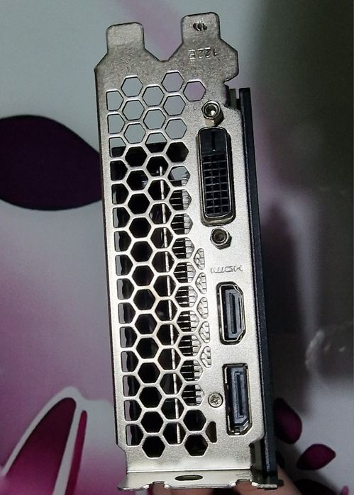 Продавам видеокарта Nvidia Geforce RTX 2060 Super 8gb.