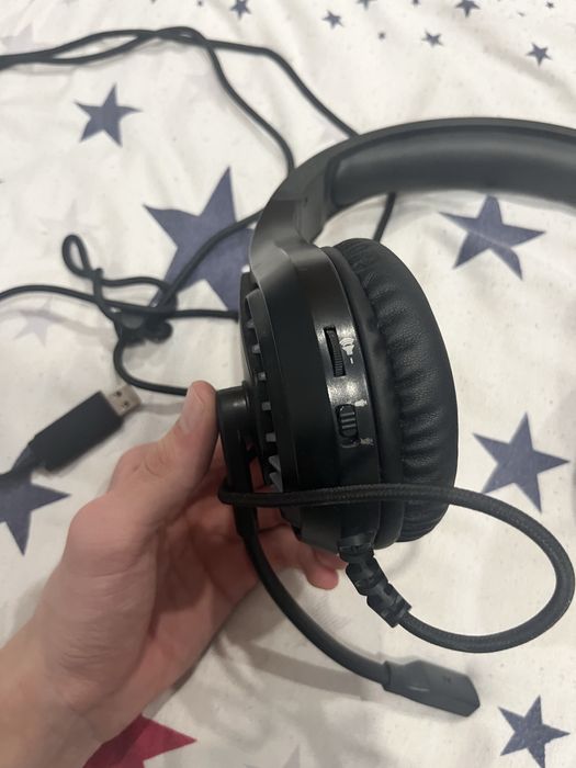 Продам наушники bloody