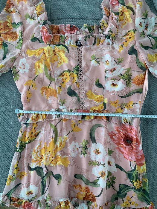 Нова рокля Miss Guided