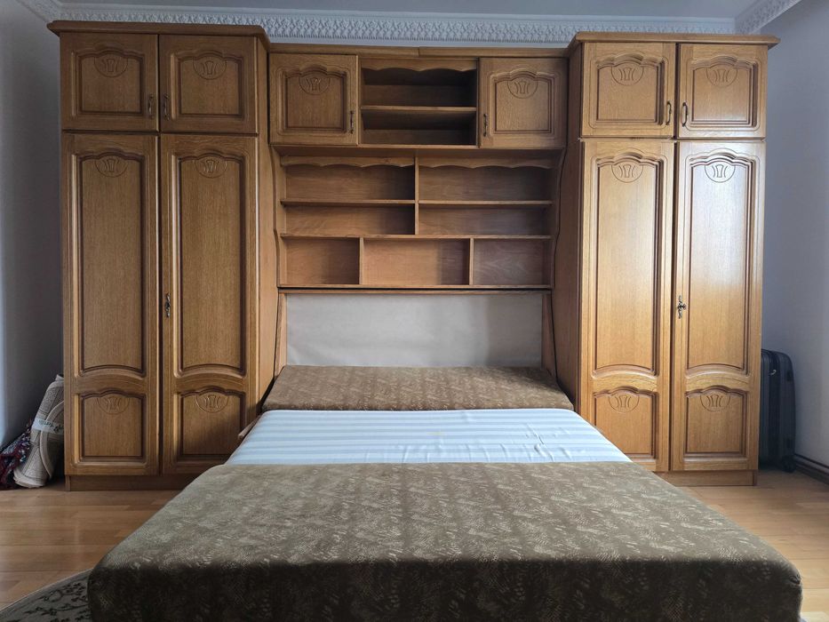 Set de mobilier dormitor din lemn masiv