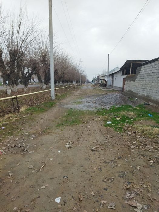 Усчастка сотилади.дом продаётся