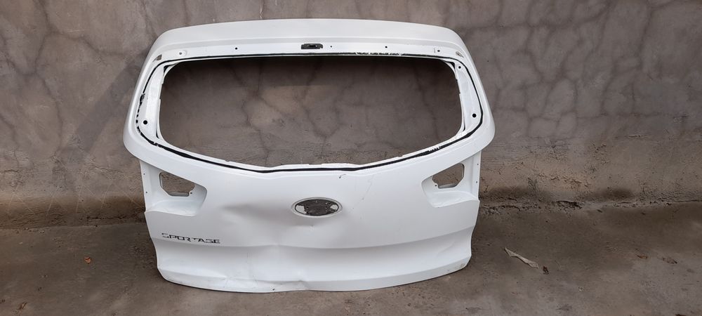 Kia sportaj zadniy bagajnik