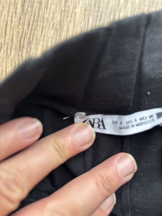 Rochie sara tricotata cu nasturi aurii