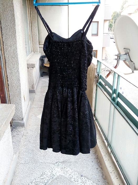 Дамска бутикова рокля versace размер М нова.