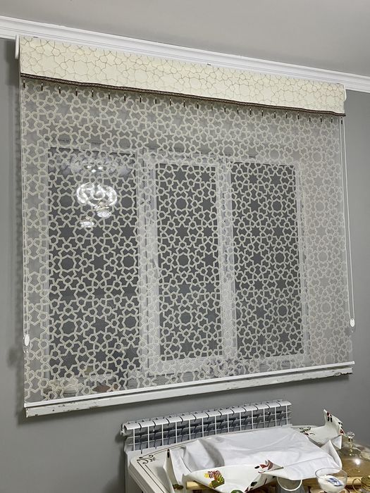 Жалюзи на окно.