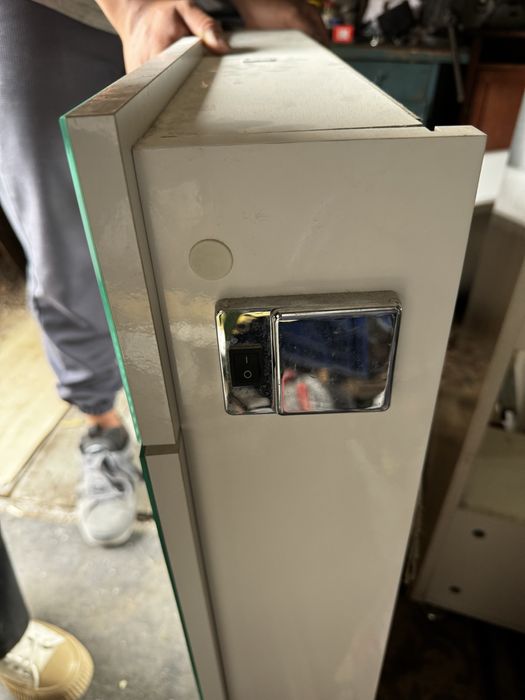 Продам зеркало с подсветкой