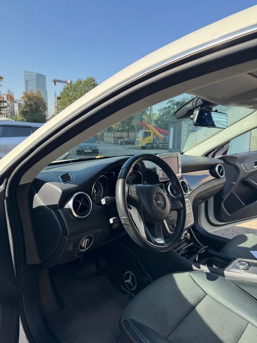 Продам Mercedes Benz CLA 200