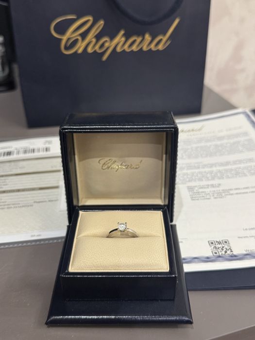 Кольцо с бриллиантом Chopard