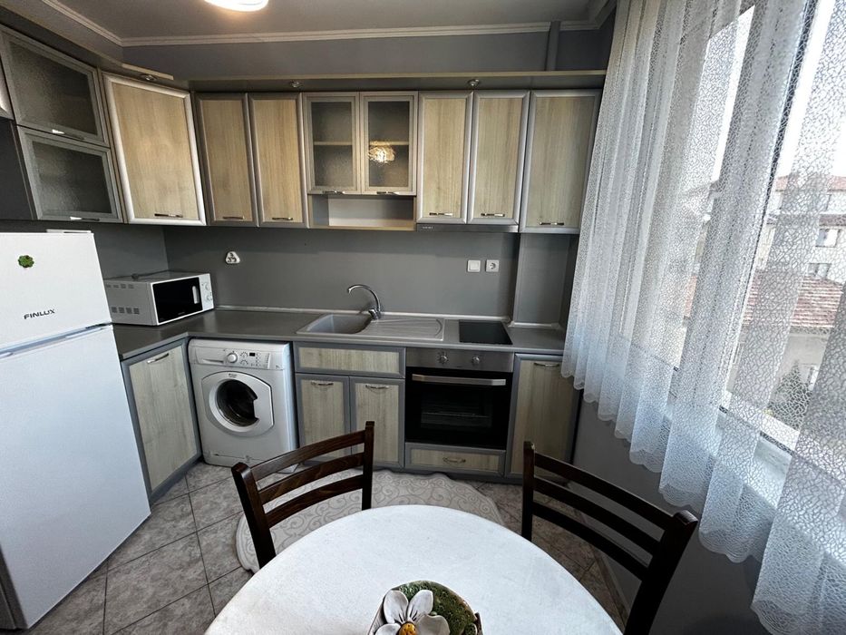 Дава се под наем Двустаен апартамент в Търговище, Вароша - 60 кв.м за 255 € - Снимка #3