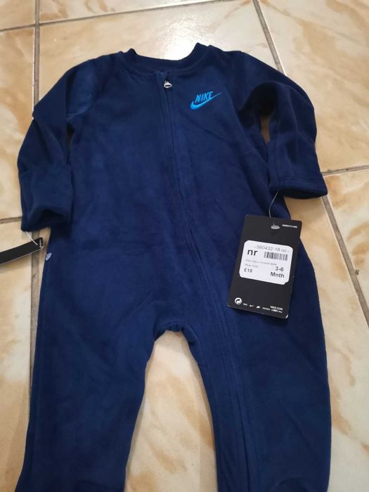 Плюшени ромпъри на nike