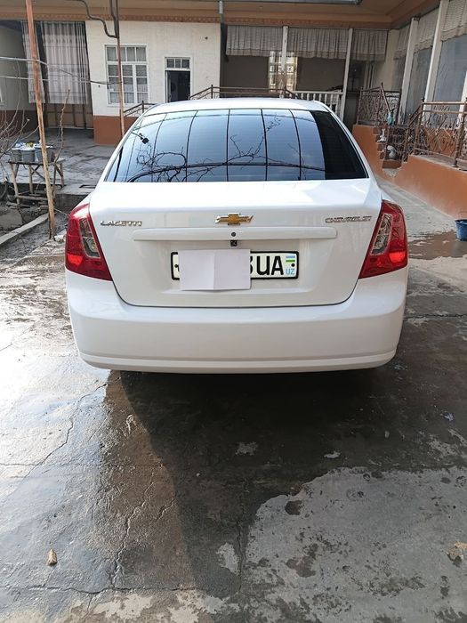 lasseti   1.8  2012 yil.  Sotiladi  mexanika