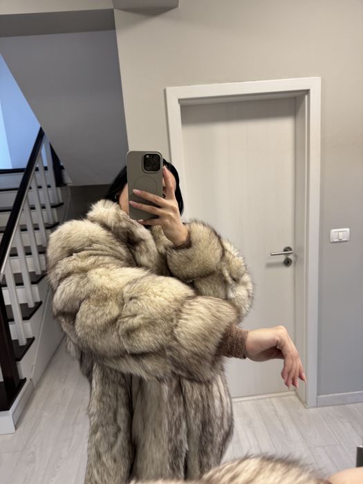 Vând blană naturală de vulpe , este ca noua