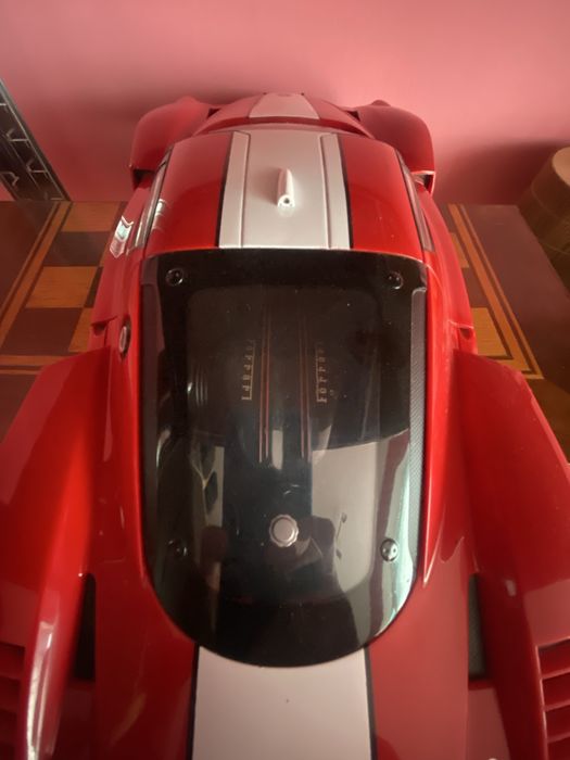 Количка Ferrari Fxx 1:10 няма драскотини и забележки